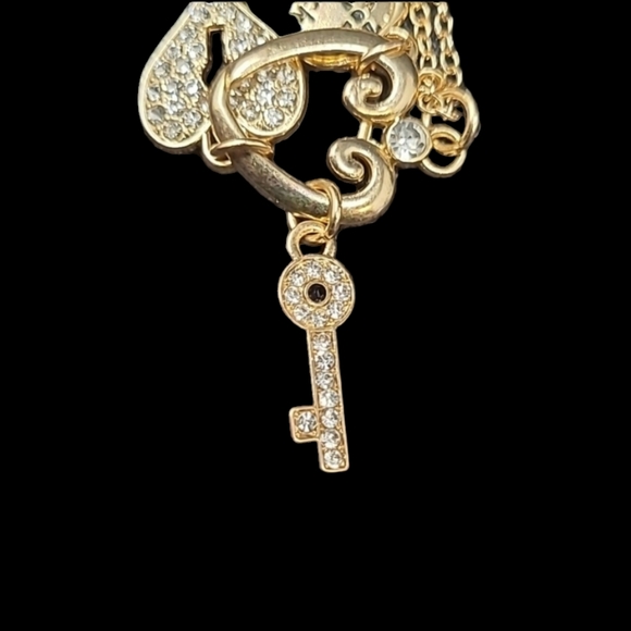 18" UNLOCK YOUR HEART-HEART WITH 3 CHARMS - Picture 7 of 9